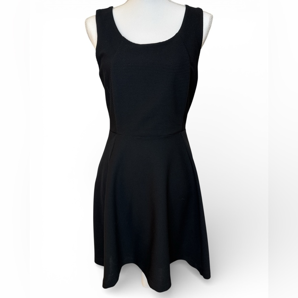 Express Black Sleeveless Scoop-Neck Mini Dress Size M